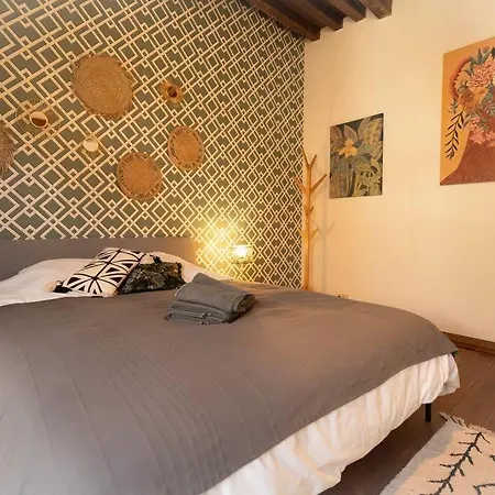 Villa Camelia, Un Charme Montois *