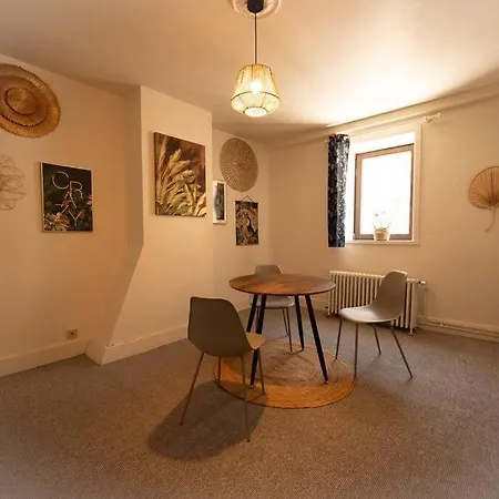 Camelia, Un Charme Montois