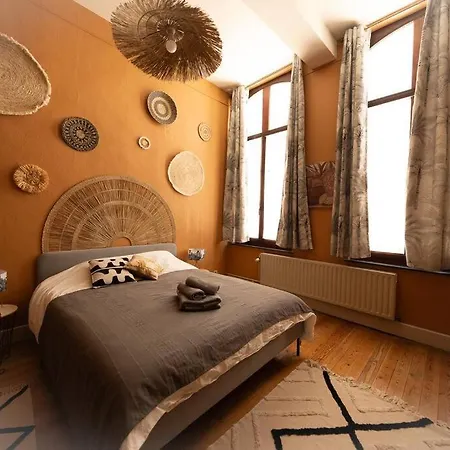 Camelia, Un Charme Montois * Mons