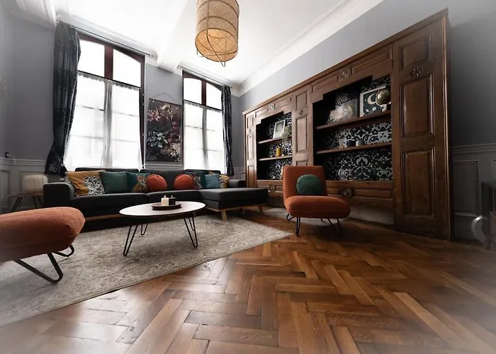 Camelia, Un Charme Montois * Mons