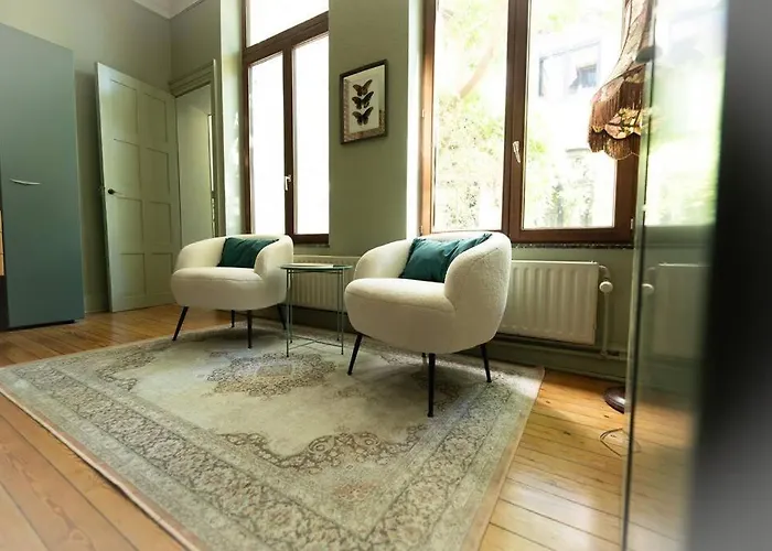 Villa Camelia, Un Charme Montois